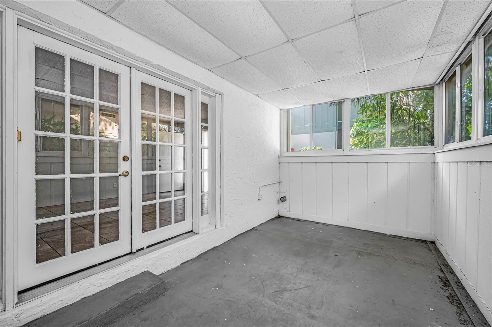 OAK LAKE PARK CONDO - Residential