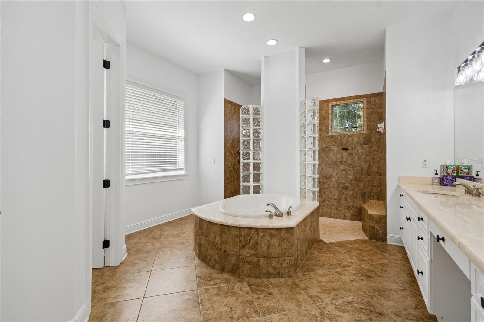 CARROLL LANDING - Residential
