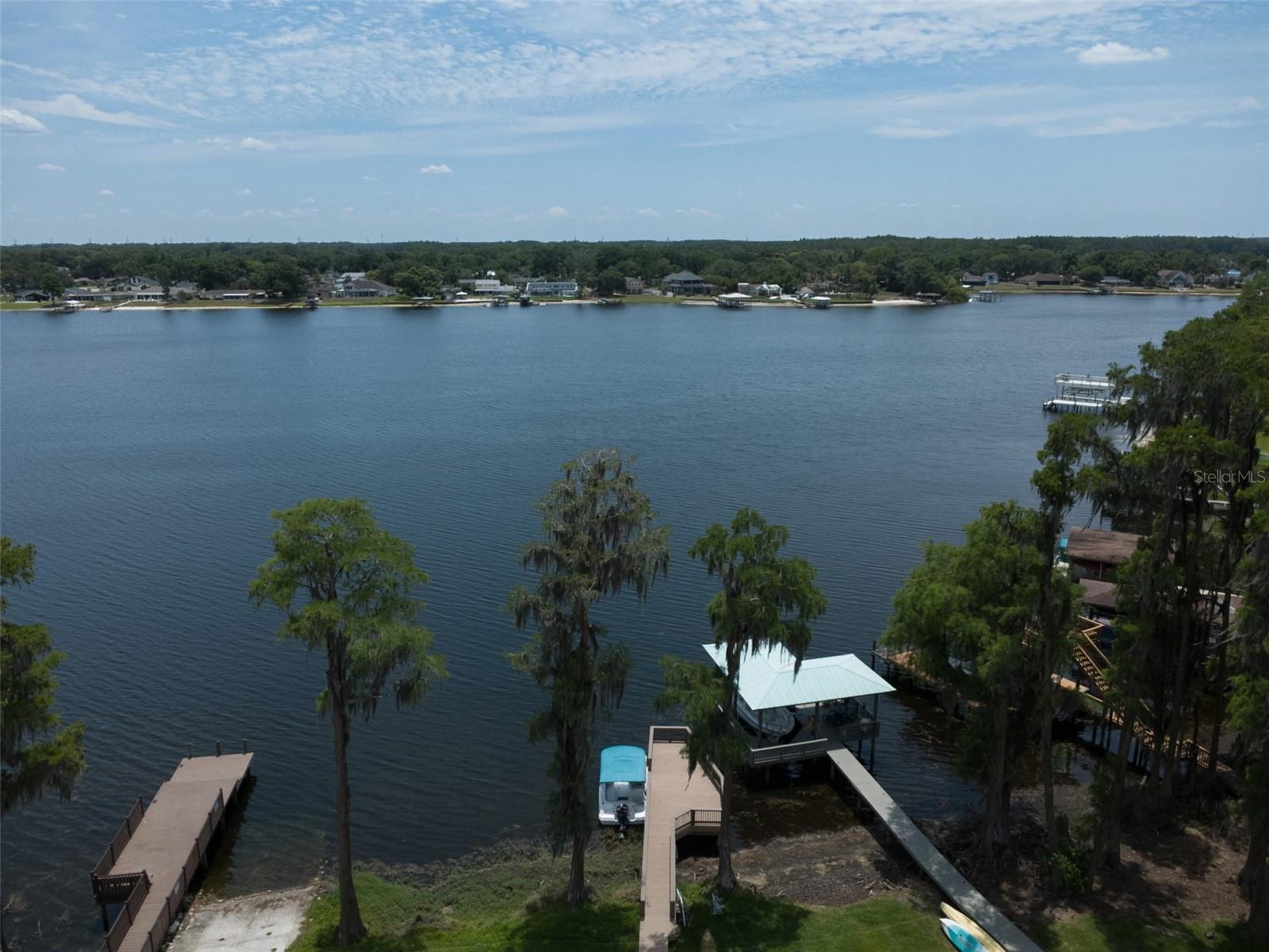 SWANN LAKE - Residential