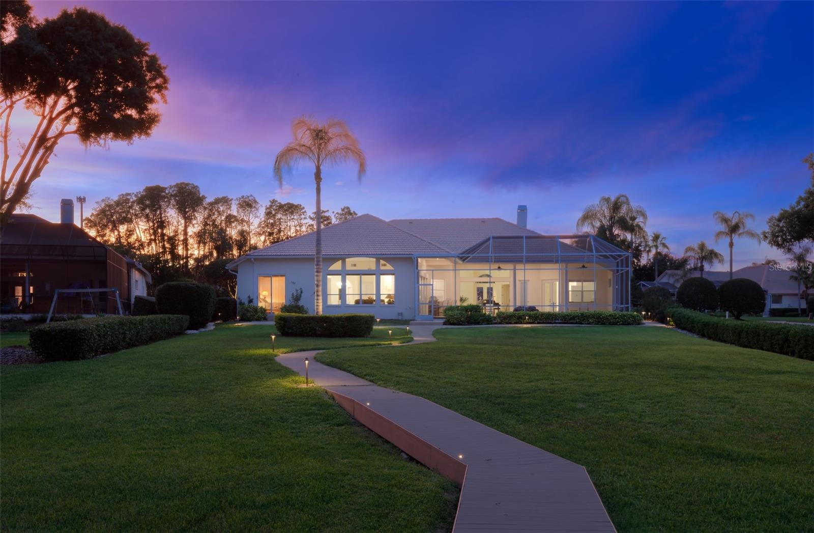 SWANN LAKE - Residential