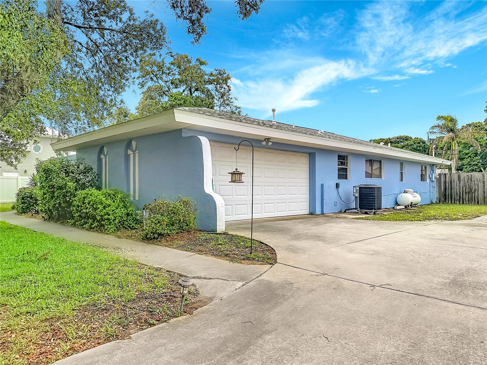 RIVERSIDE LANDING - Residential