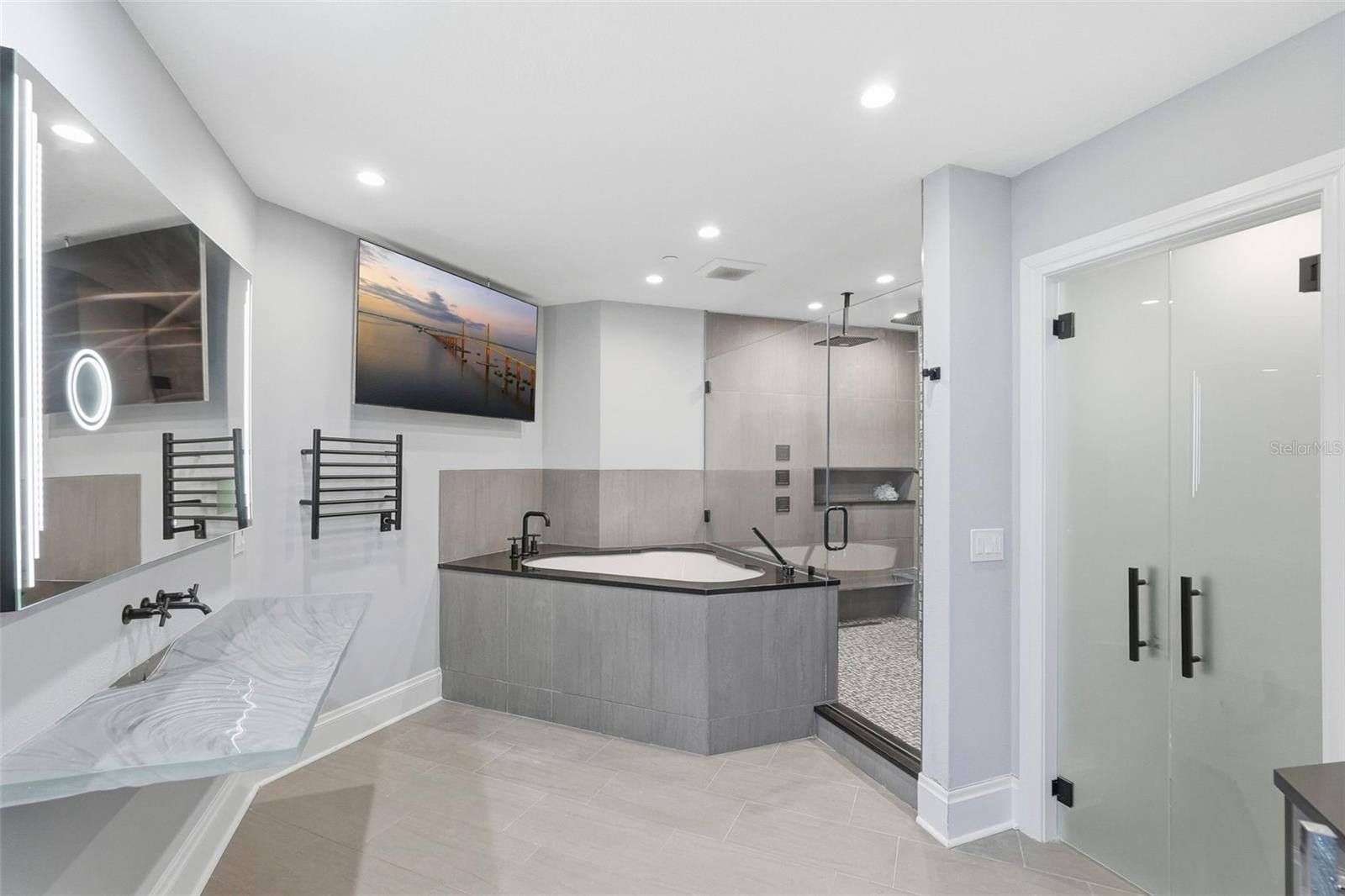 FLORENCIA CONDO - Residential