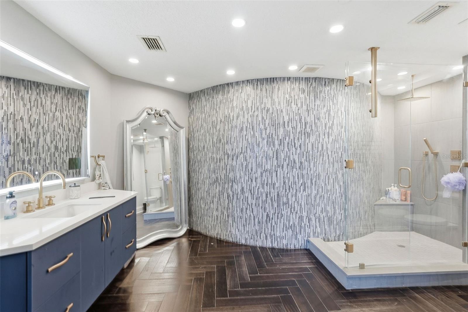FLORENCIA CONDO - Residential