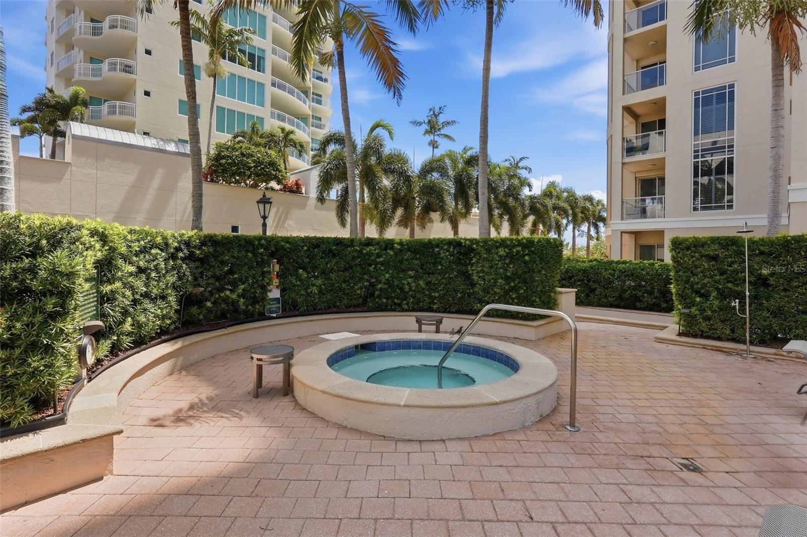 FLORENCIA CONDO - Residential