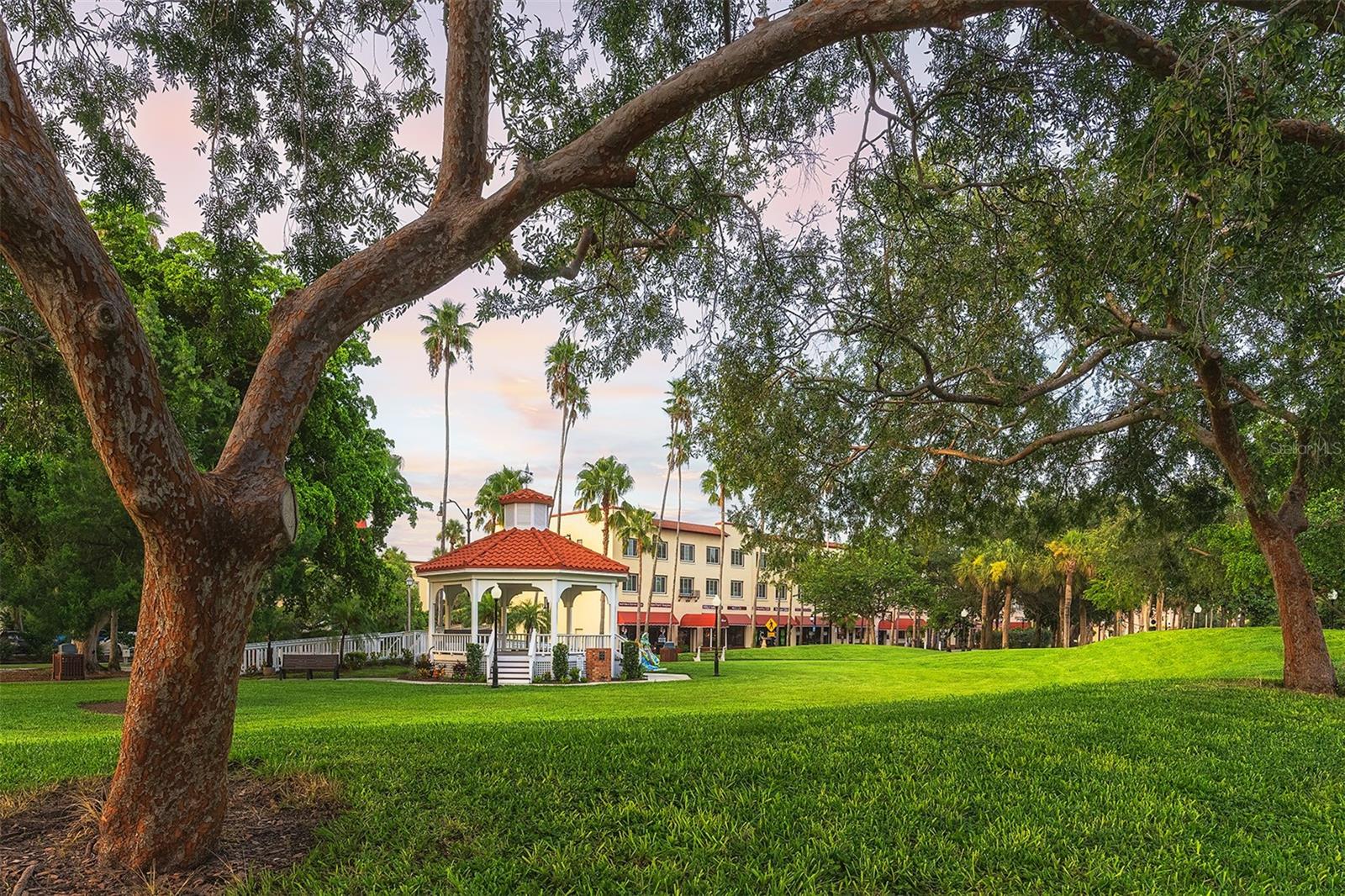 VENICE GARDENS - Residential
