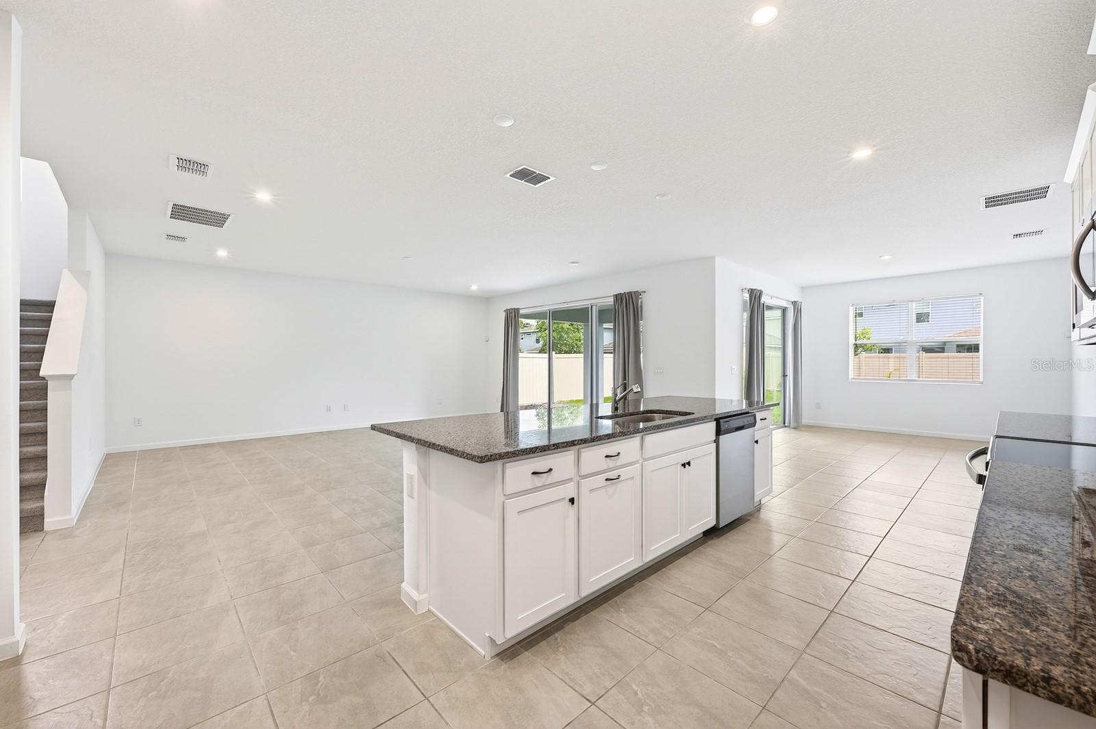 ADDISON LANDING - Residential