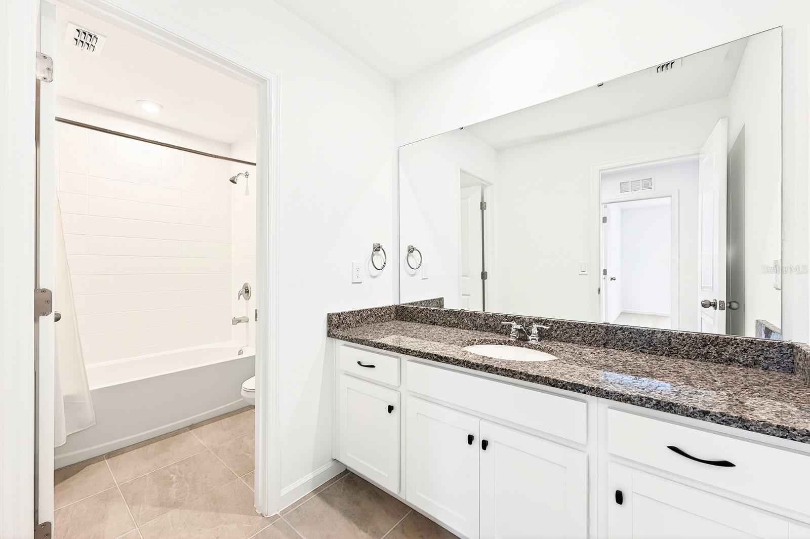 ADDISON LANDING - Residential