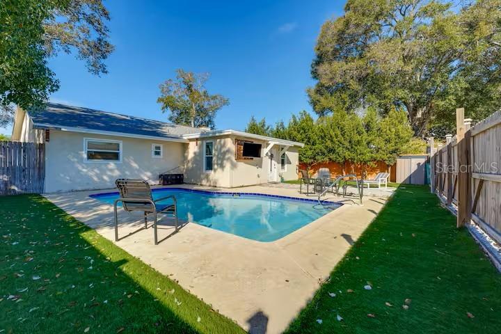 BEACON GROVES - Residential