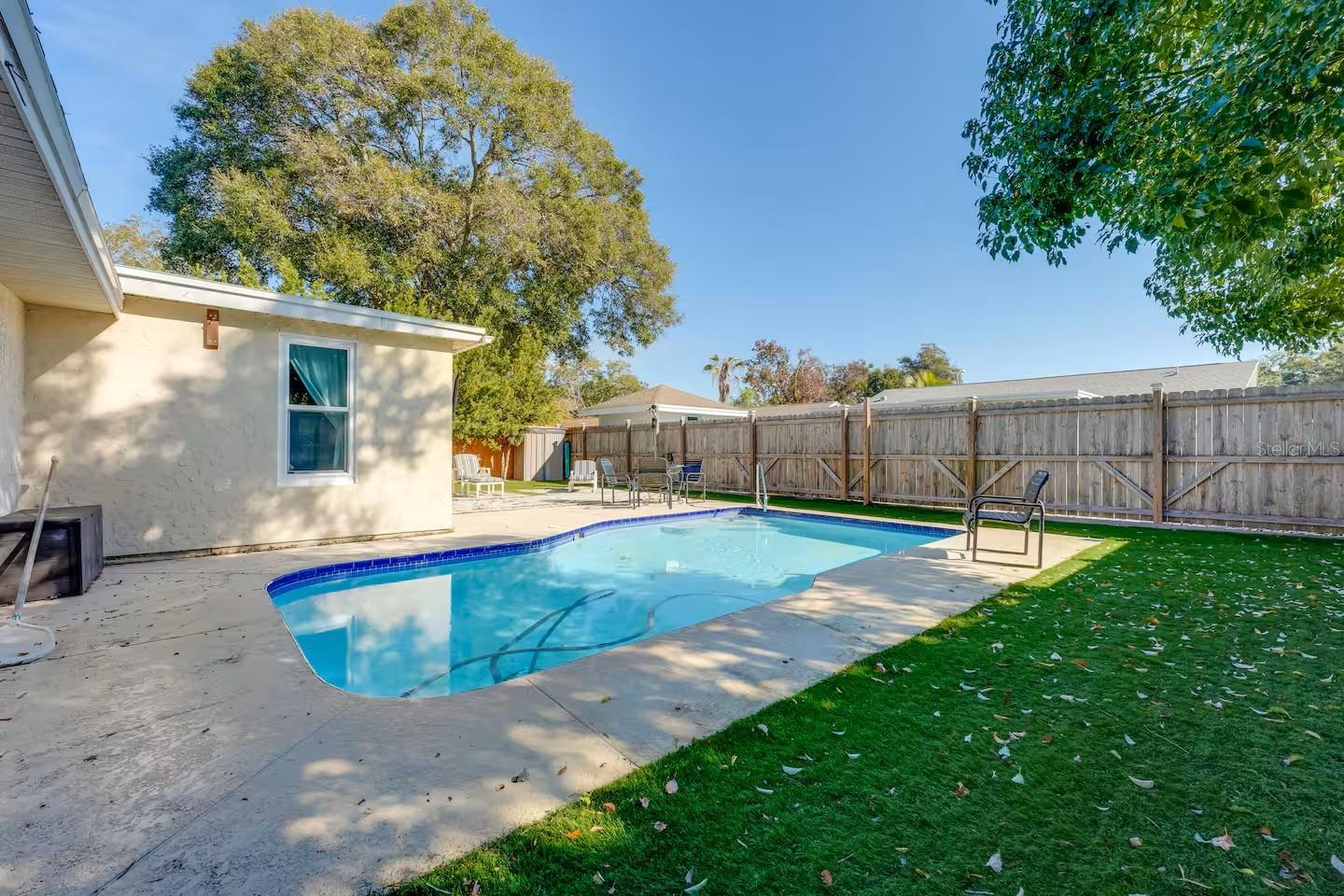 BEACON GROVES - Residential
