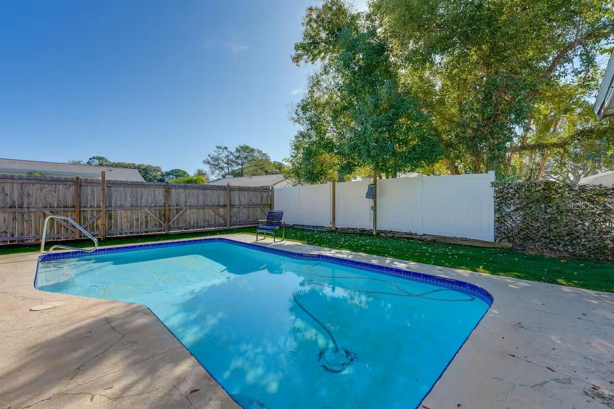 BEACON GROVES - Residential