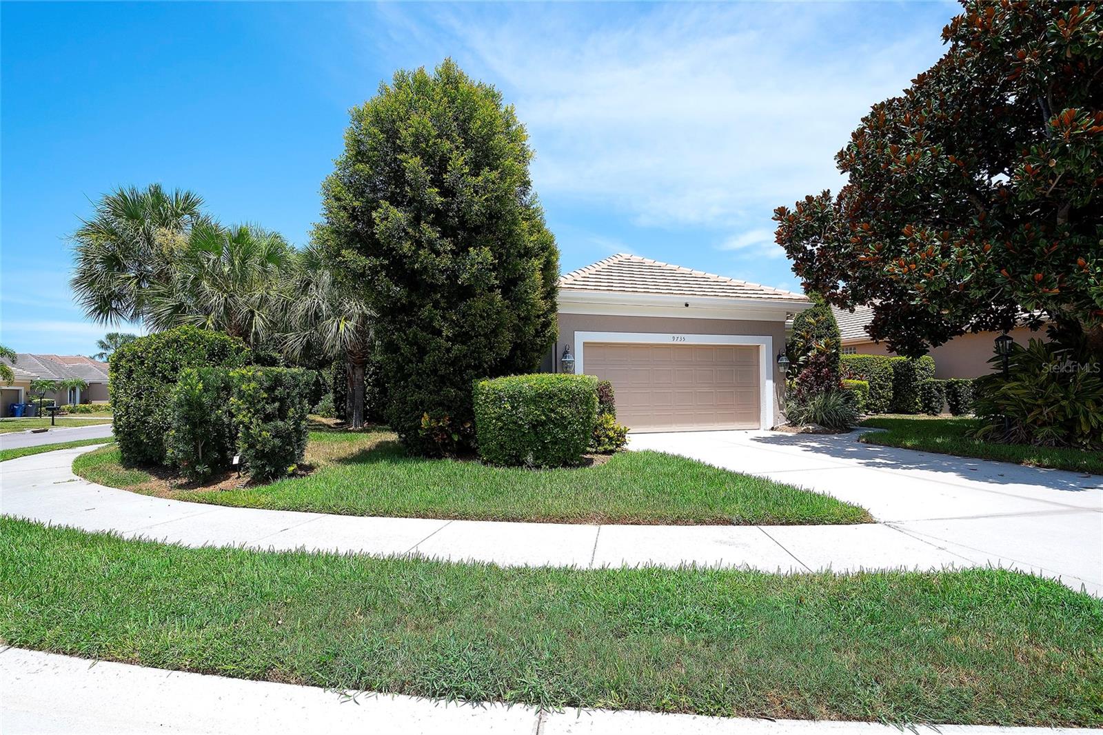 ROSEDALE GOLF & TENNIS CLUB COMMUNITY - Residential