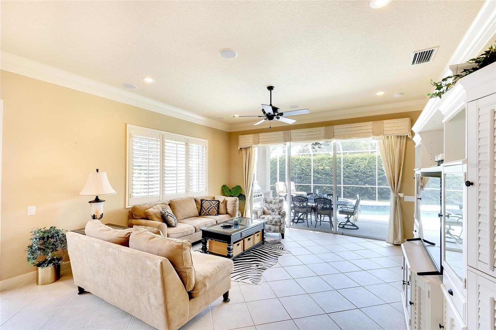 ROSEDALE GOLF & TENNIS CLUB COMMUNITY - Residential