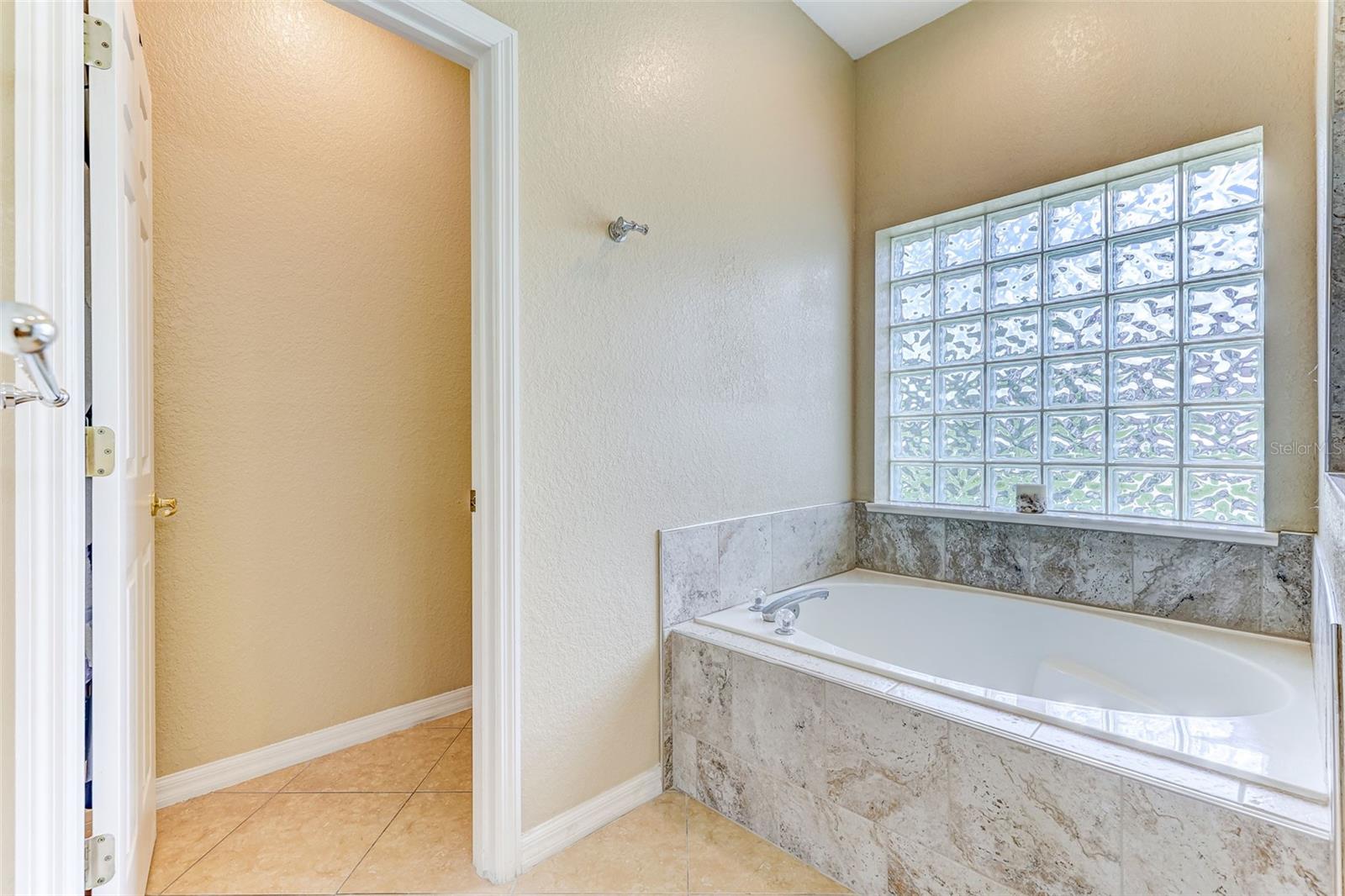 FALCON POINTE REP - Residential