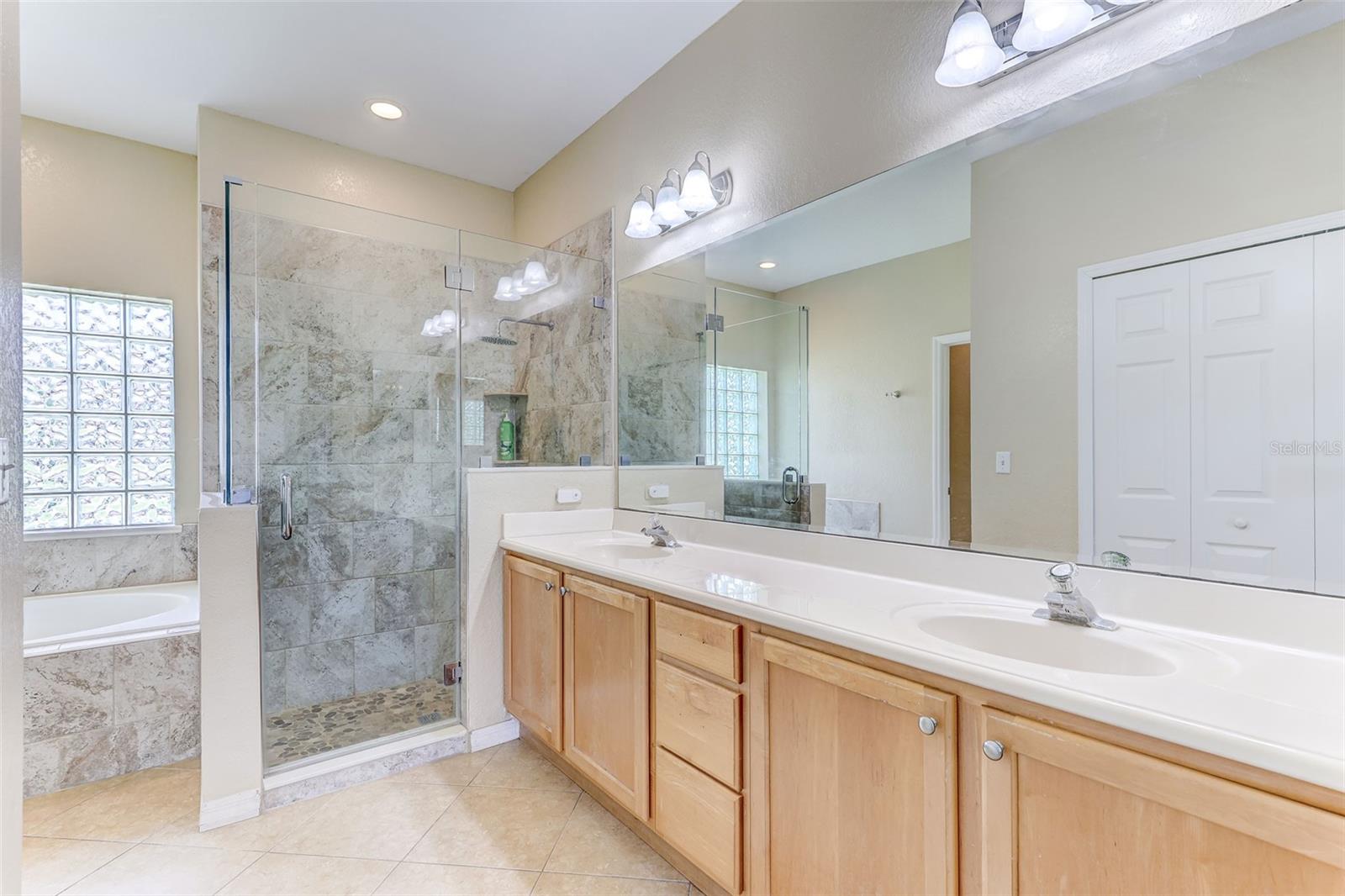 FALCON POINTE REP - Residential