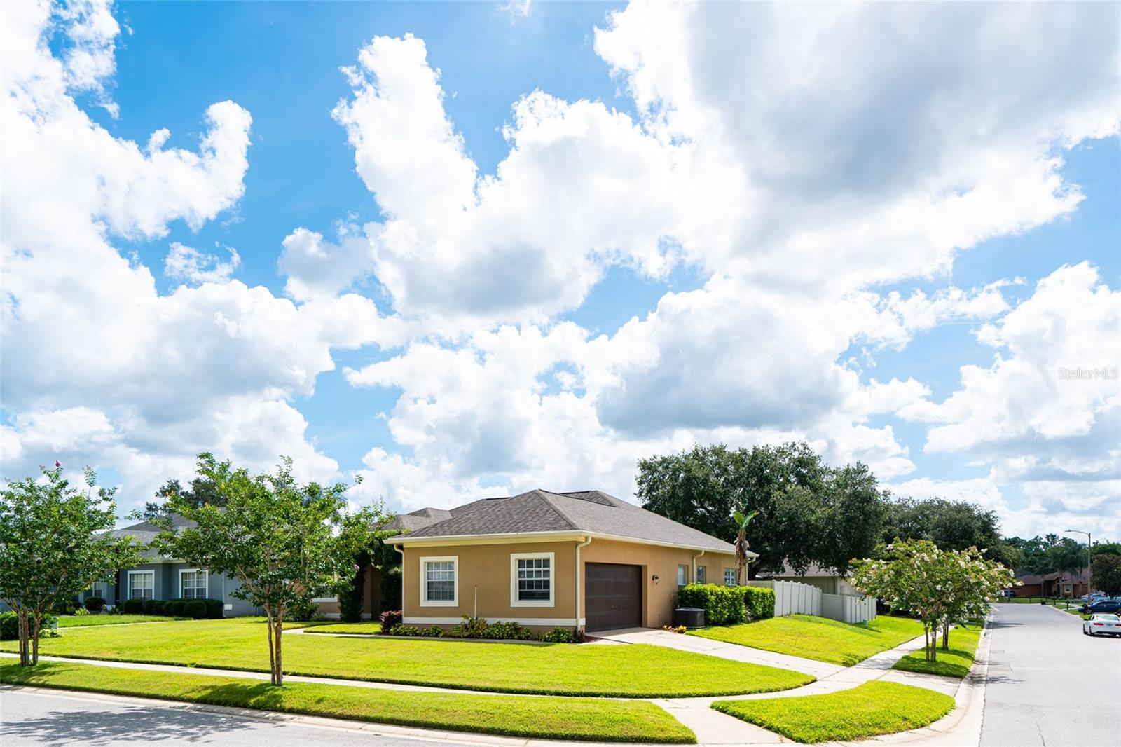 FALCON POINTE REP - Residential