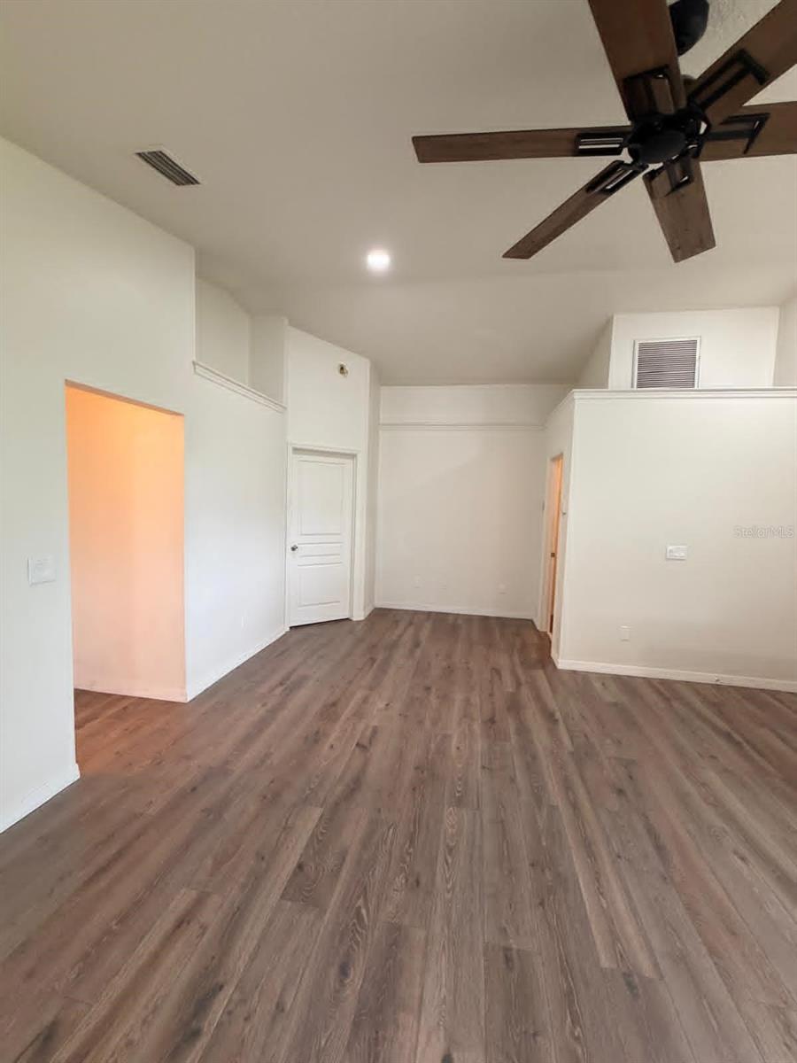 QUAIL POINTE AT SILVER LAKE - Residential