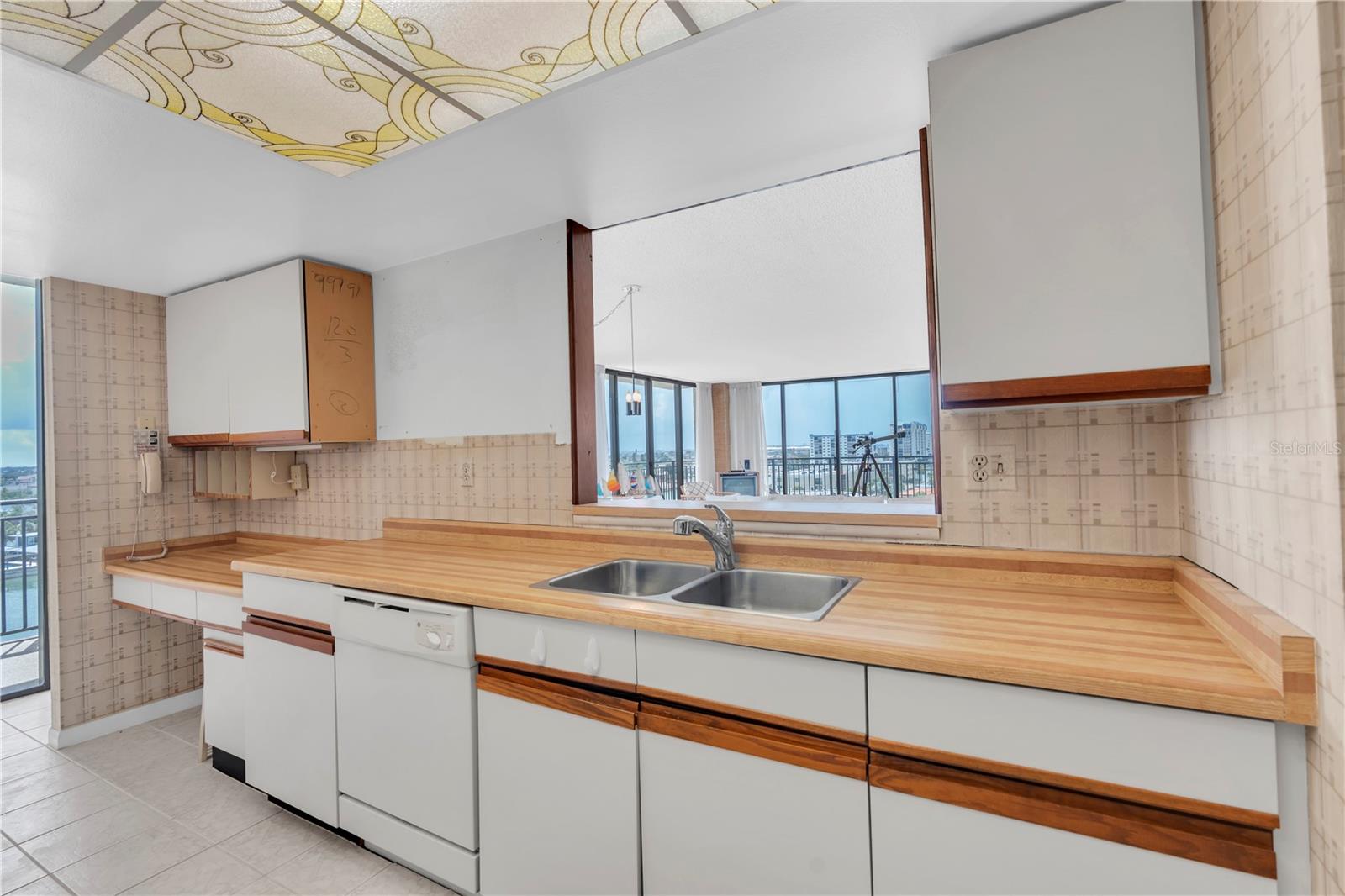MANSIONS BY THE SEA CONDO - Residential