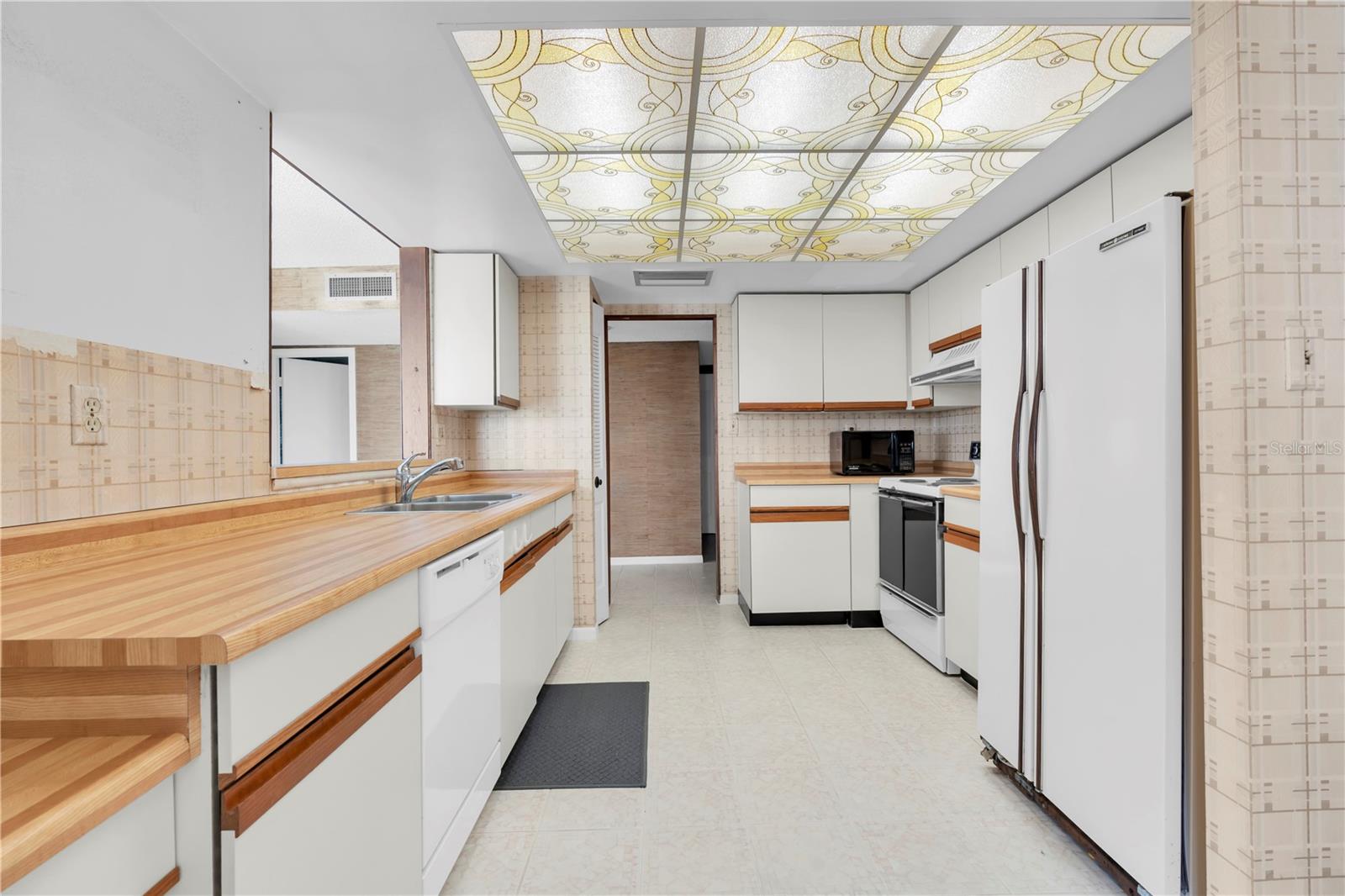 MANSIONS BY THE SEA CONDO - Residential