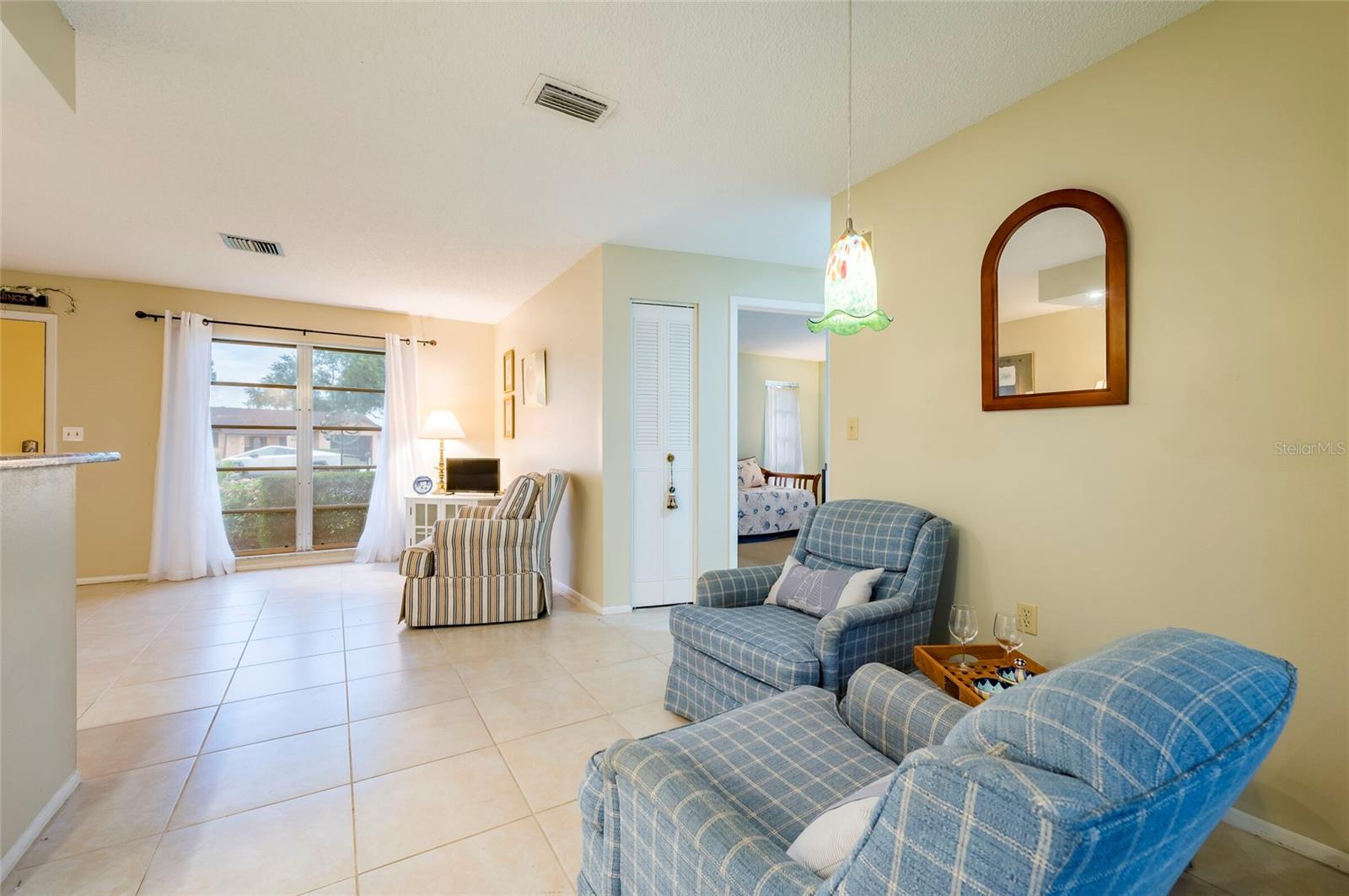LAKES UNIT I THE - Residential