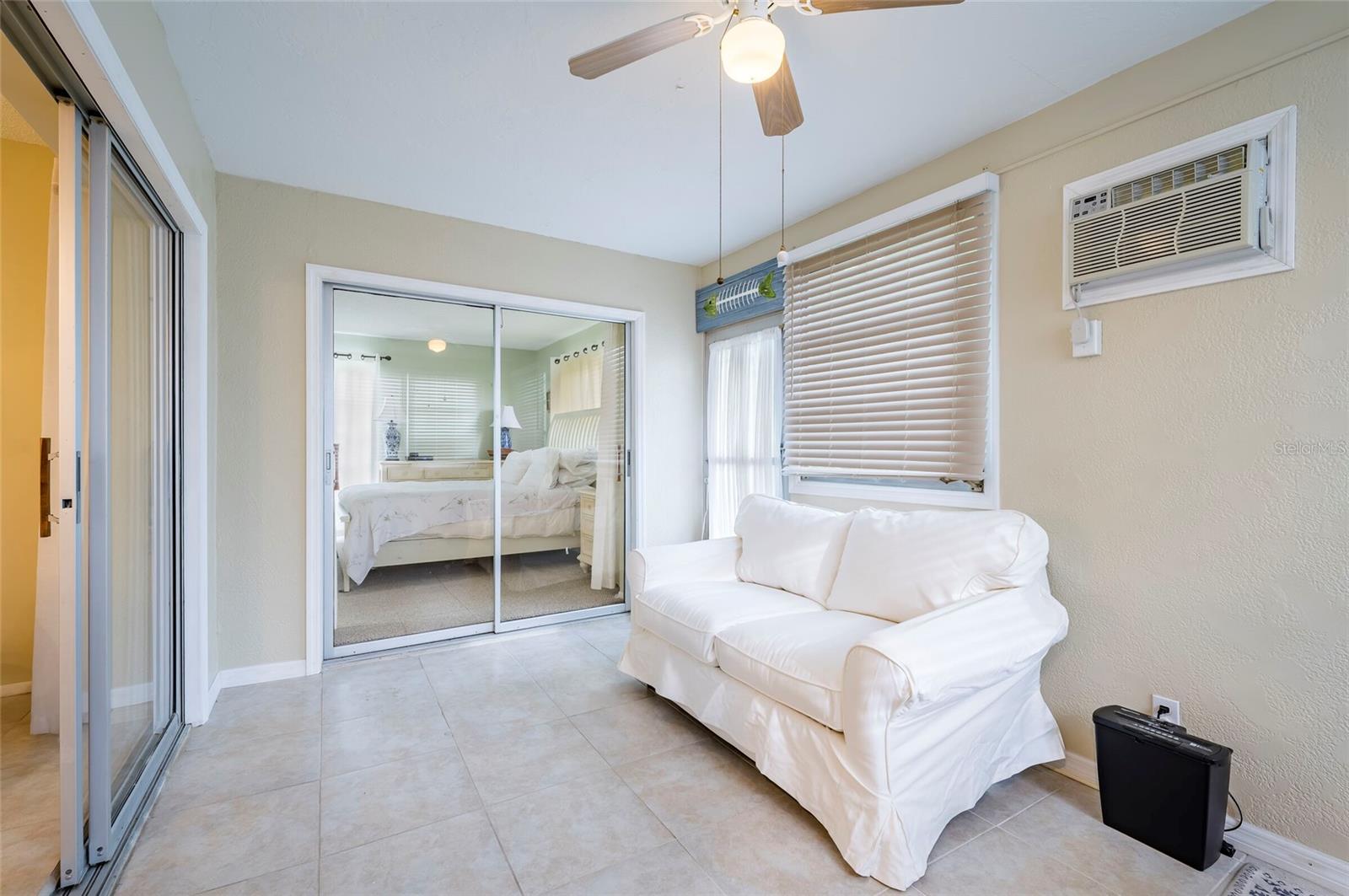 LAKES UNIT I THE - Residential