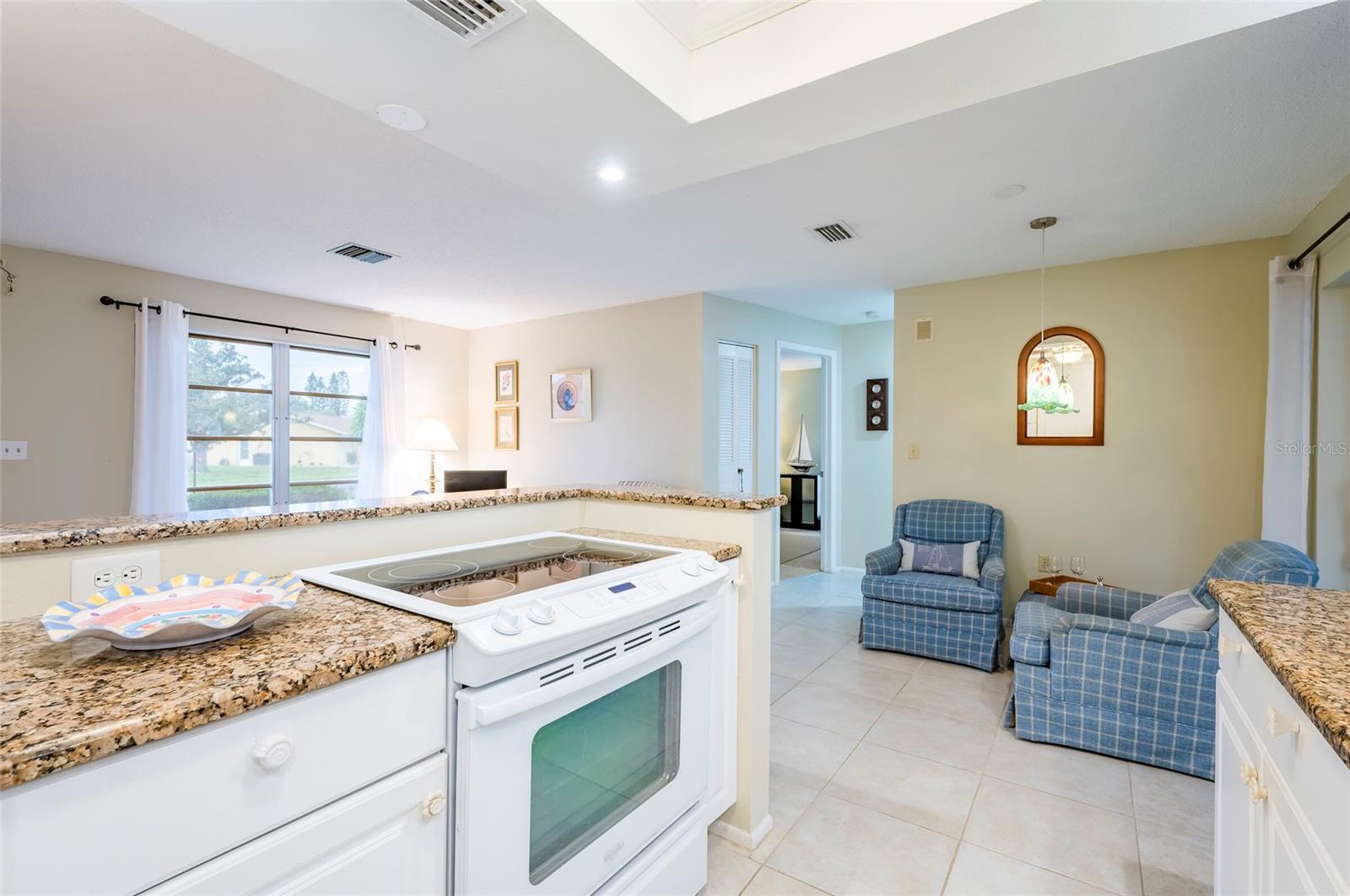 LAKES UNIT I THE - Residential