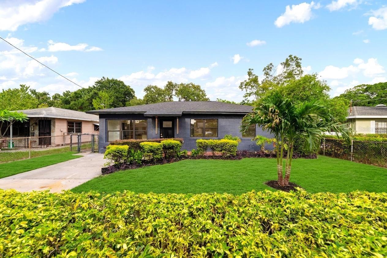 LARSEN PLACE - Residential