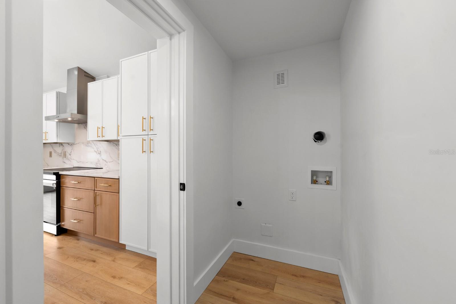 LARSEN PLACE - Residential