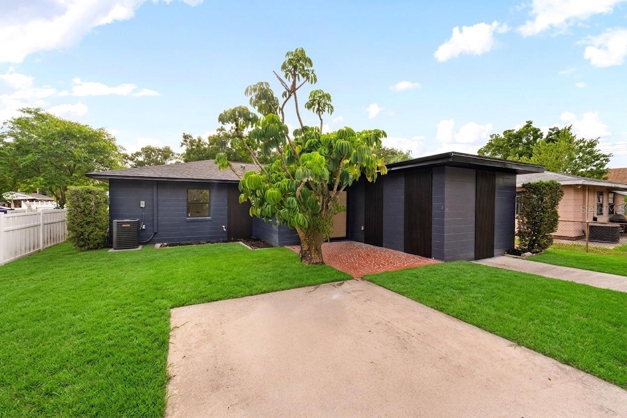 LARSEN PLACE - Residential