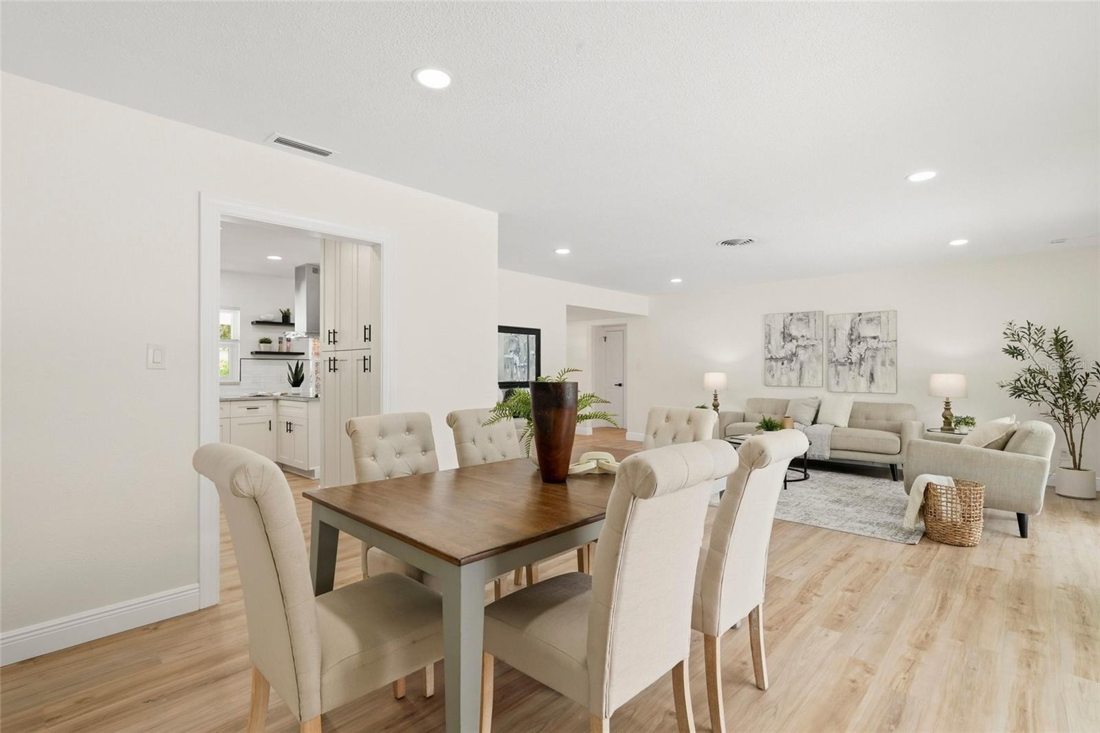 PINELLAS POINT SKYVIEW SHORES 1ST ADD BLK 4, LOT 3 - Residential