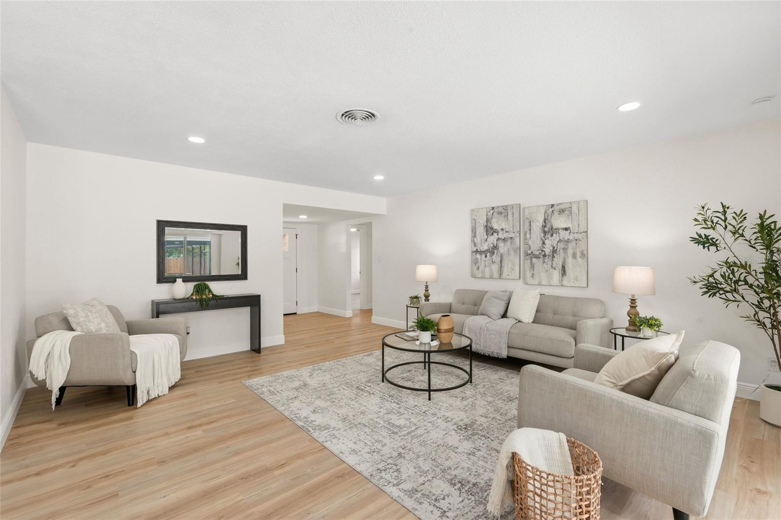PINELLAS POINT SKYVIEW SHORES 1ST ADD BLK 4, LOT 3 - Residential