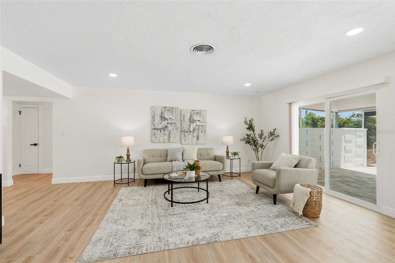 PINELLAS POINT SKYVIEW SHORES 1ST ADD BLK 4, LOT 3 - Residential