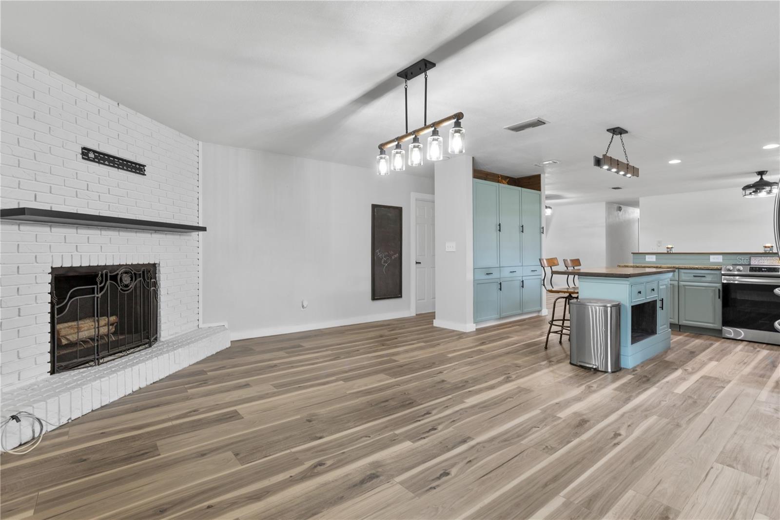 TODHUNTER ESTATES - Residential