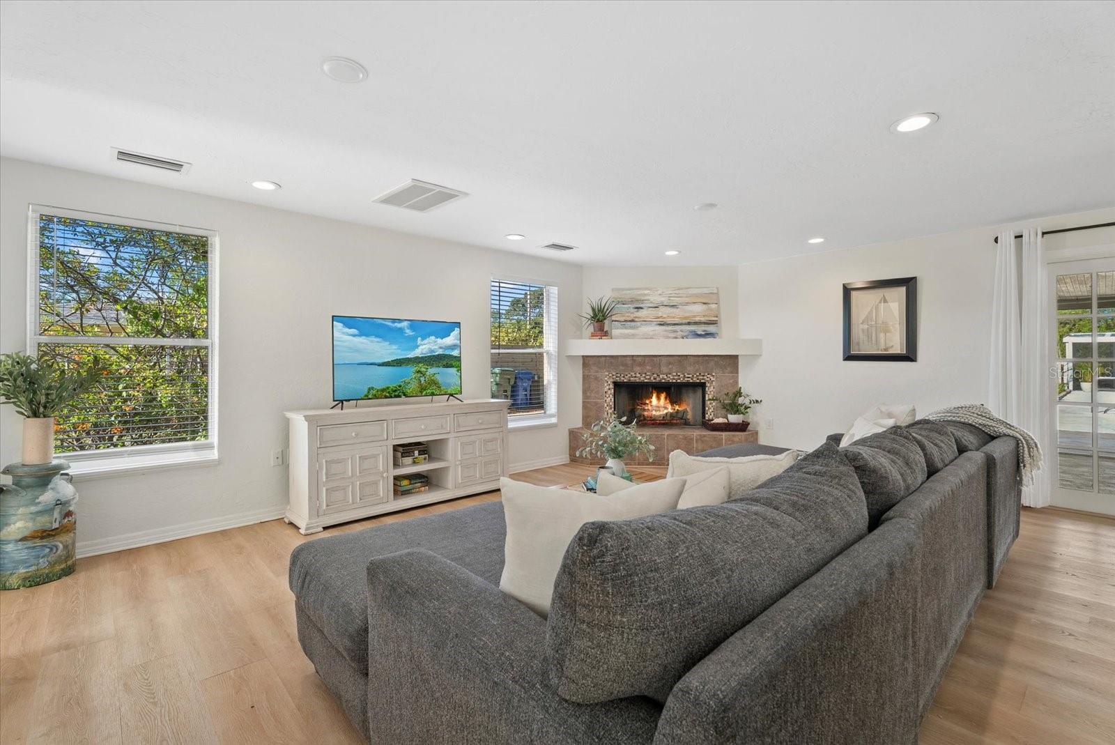FLORIDA TROPICAL HOMESITES & LITTLE FARMS - Residential