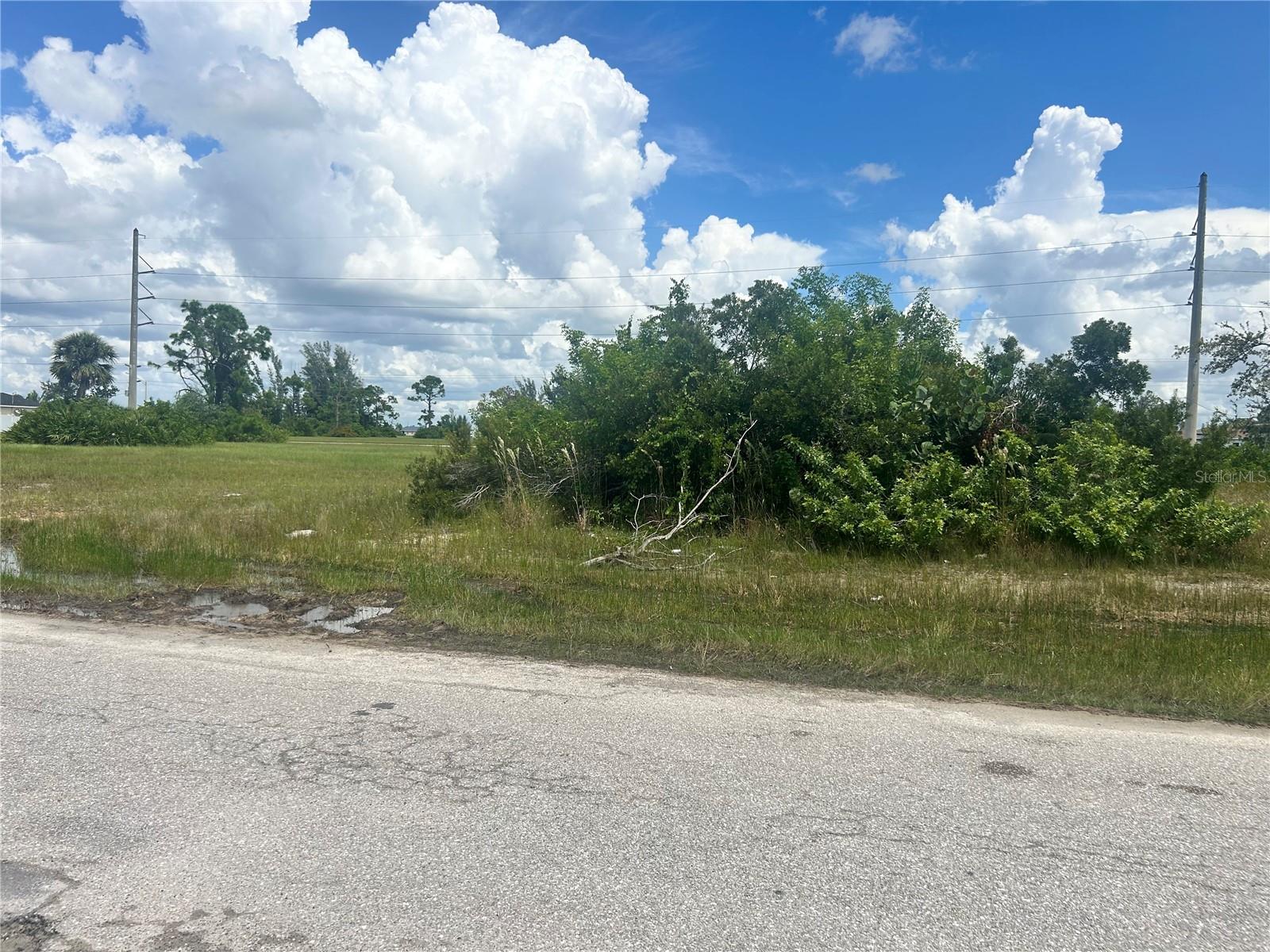 CAPE CORAL - Land