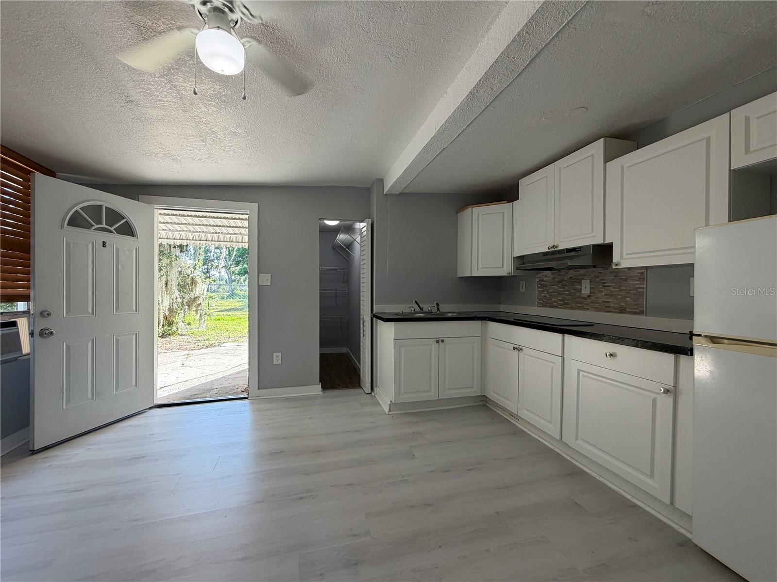 SUNNYLAND PARK - Residential