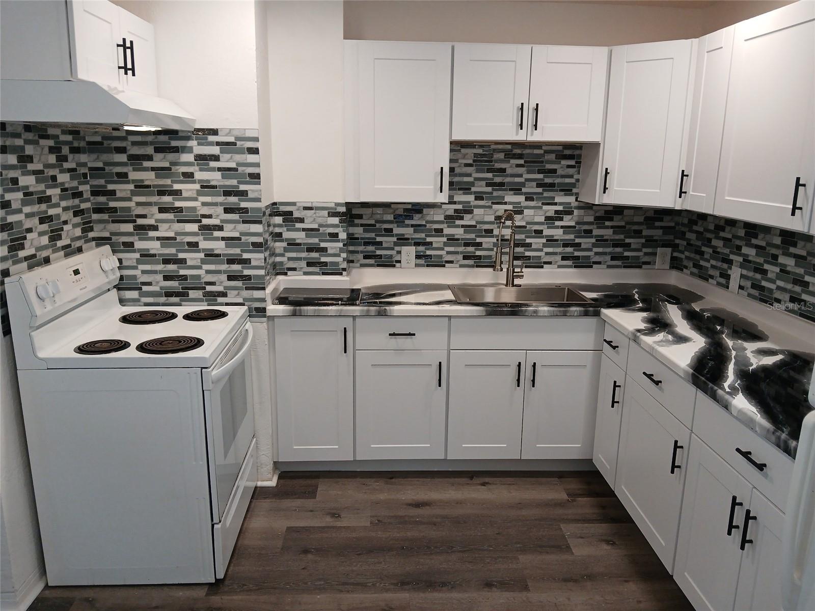 SUNNYLAND PARK - Residential