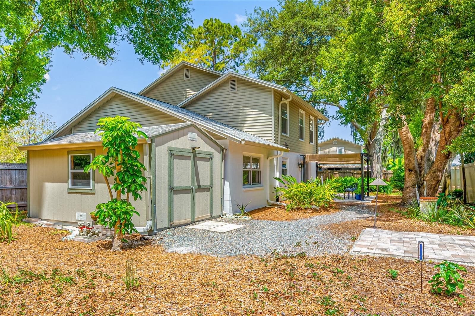 TURTLE LAKES - Residential