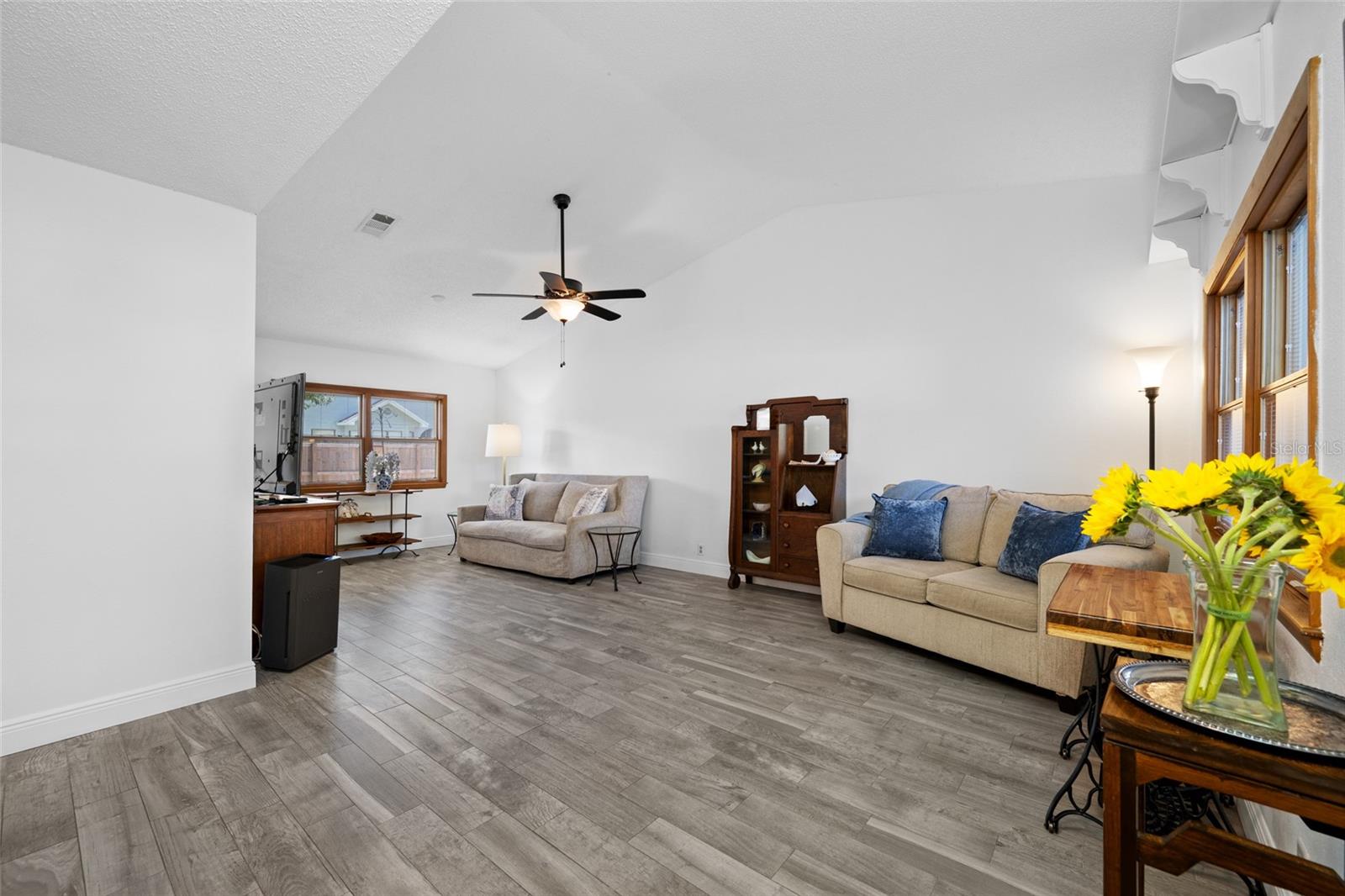 TURTLE LAKES - Residential
