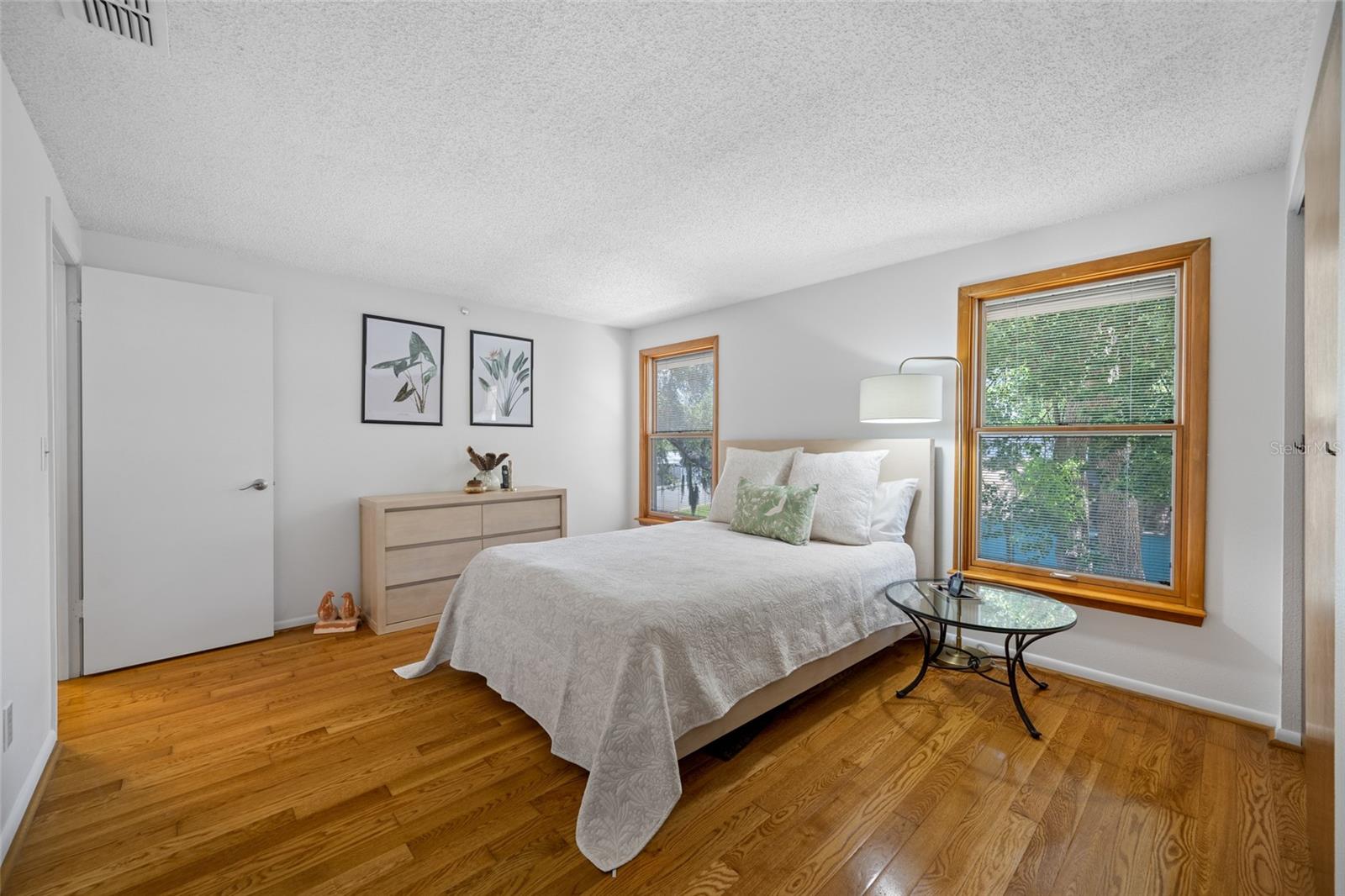 TURTLE LAKES - Residential