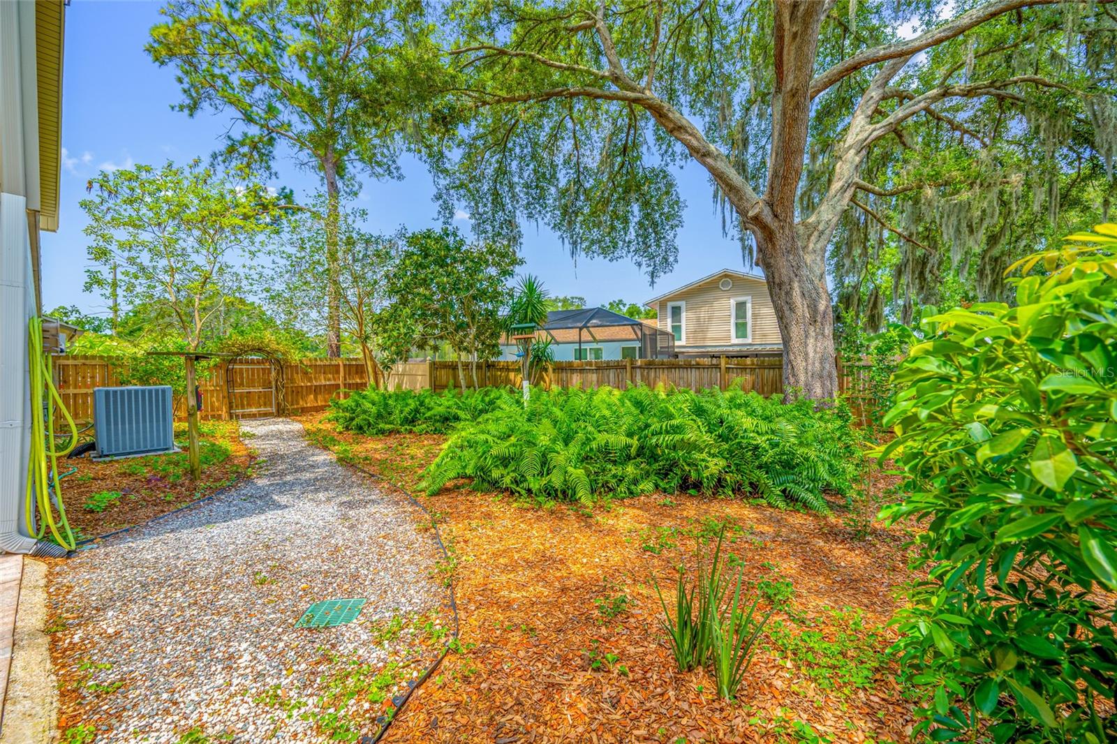 TURTLE LAKES - Residential