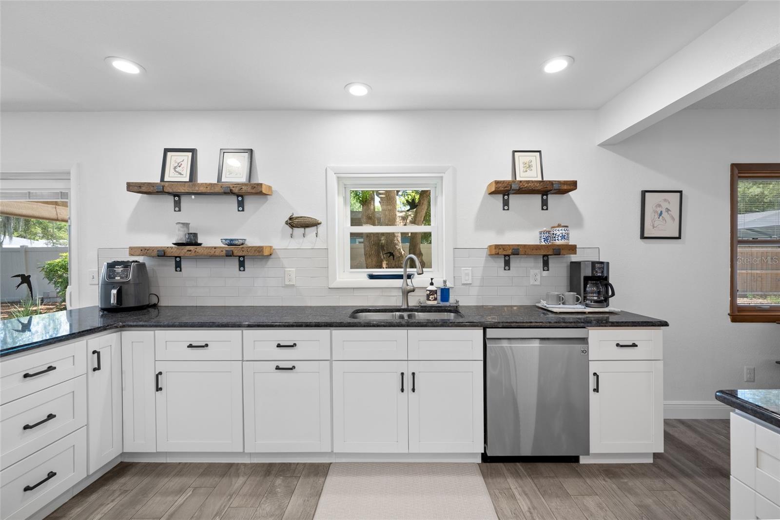 TURTLE LAKES - Residential
