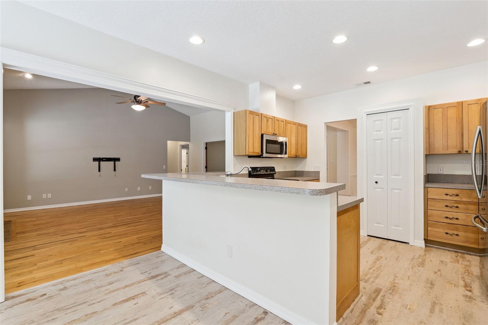 NO SUBDIVISION - Residential