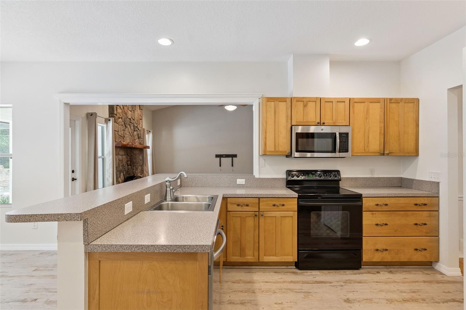 NO SUBDIVISION - Residential