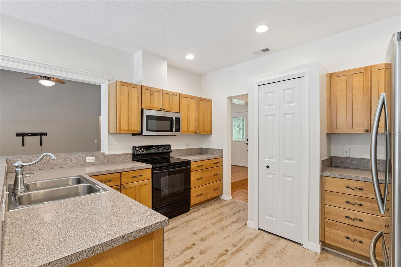 NO SUBDIVISION - Residential