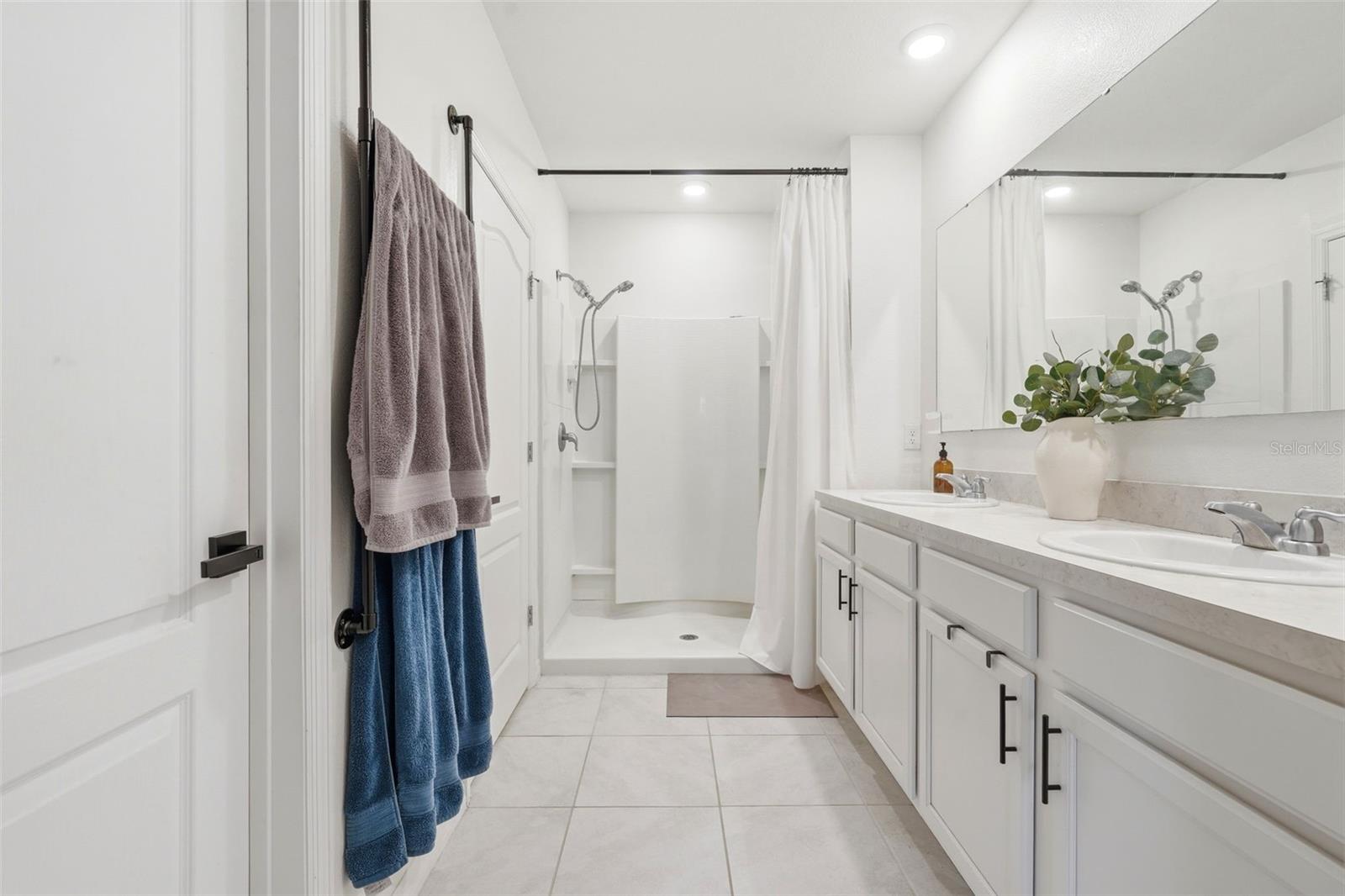 LAKE DENHAM ESTATES - Residential