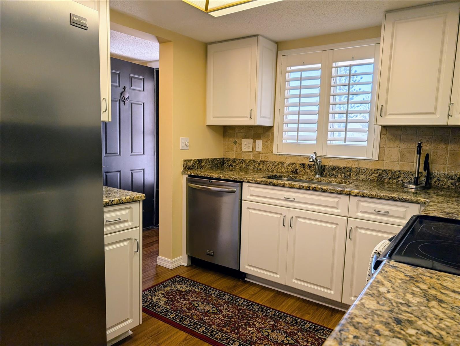BAYSHORE ON THE LAKE APTS II SEC 1 - Residential