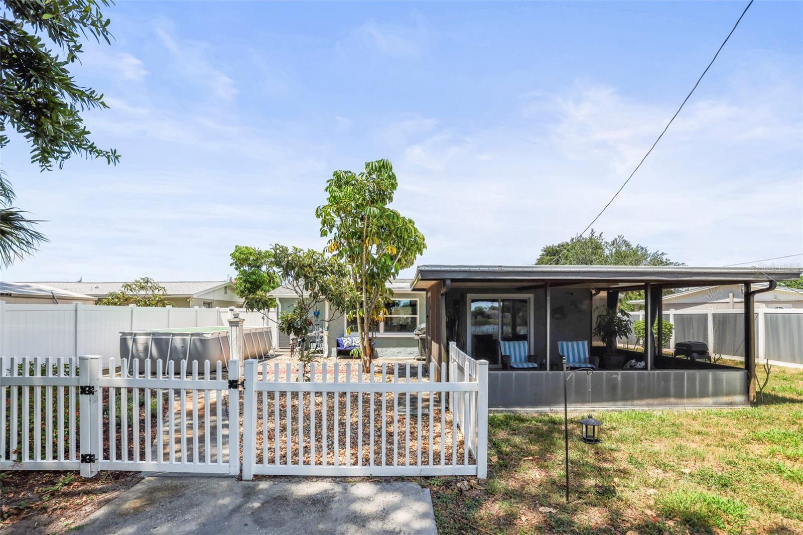 COUNTRY ESTATES - Residential