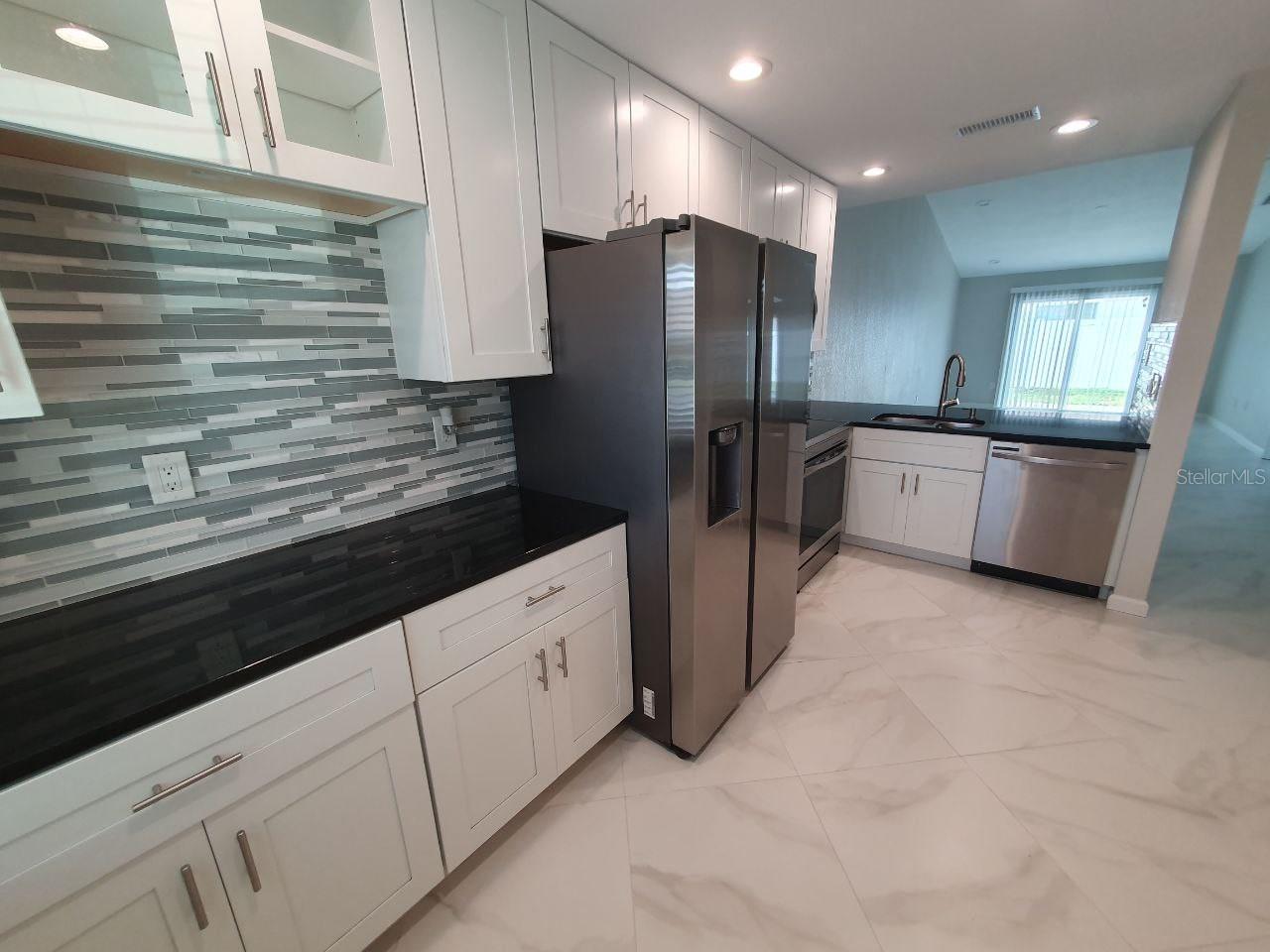 HIDDEN LAKE VILLAS - Residential Lease