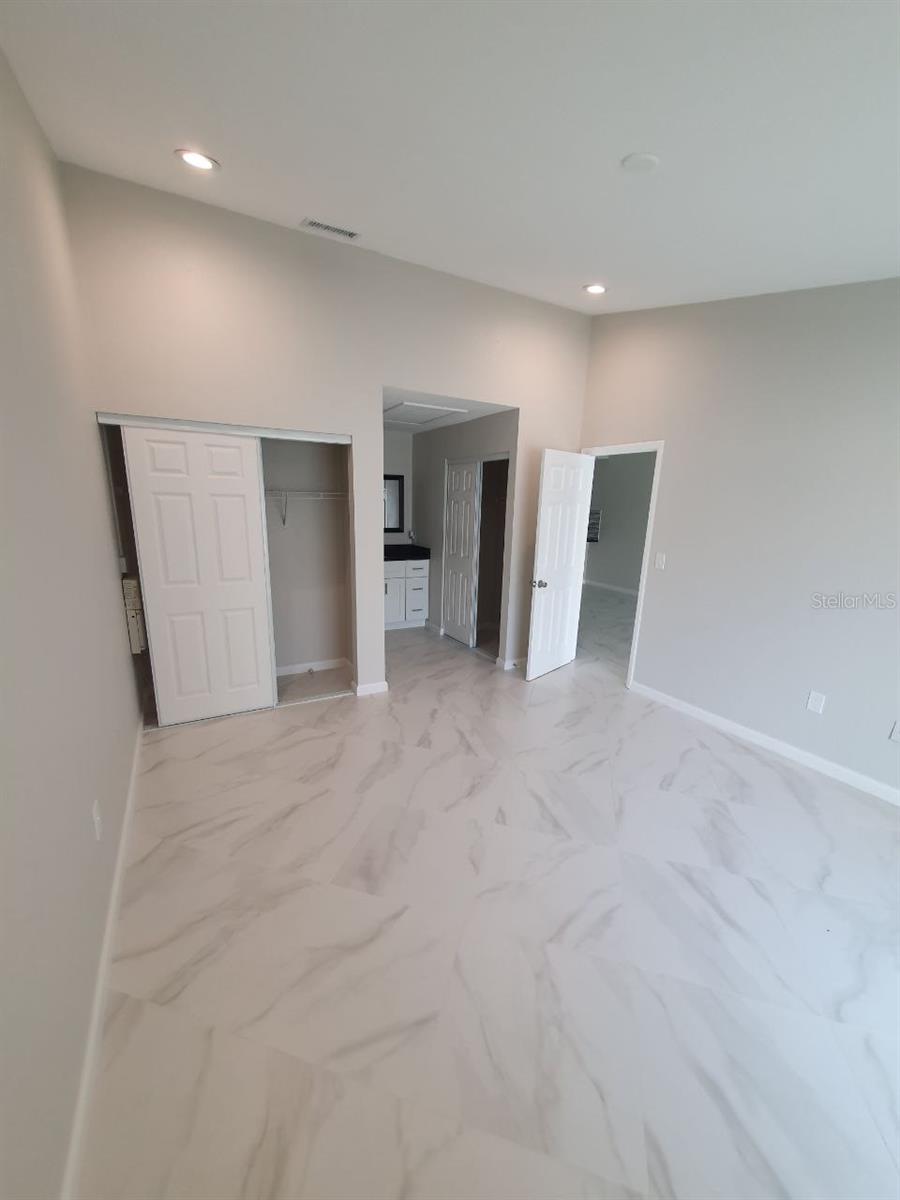 HIDDEN LAKE VILLAS - Residential Lease