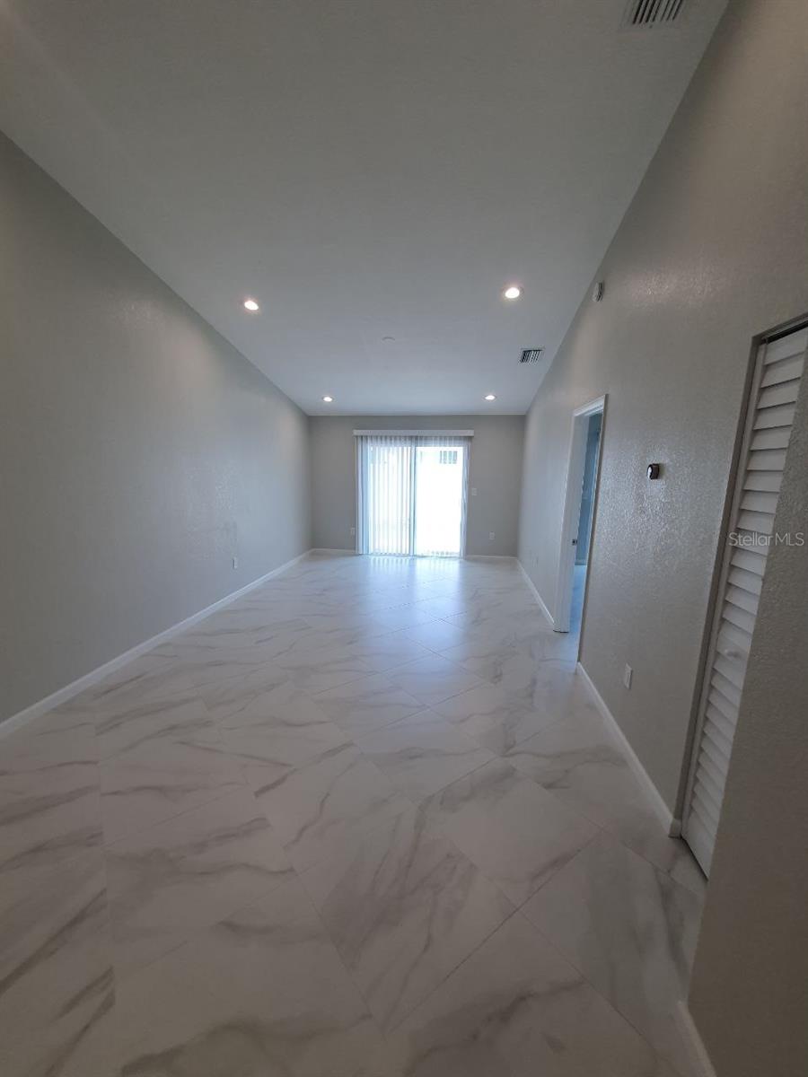 HIDDEN LAKE VILLAS - Residential Lease